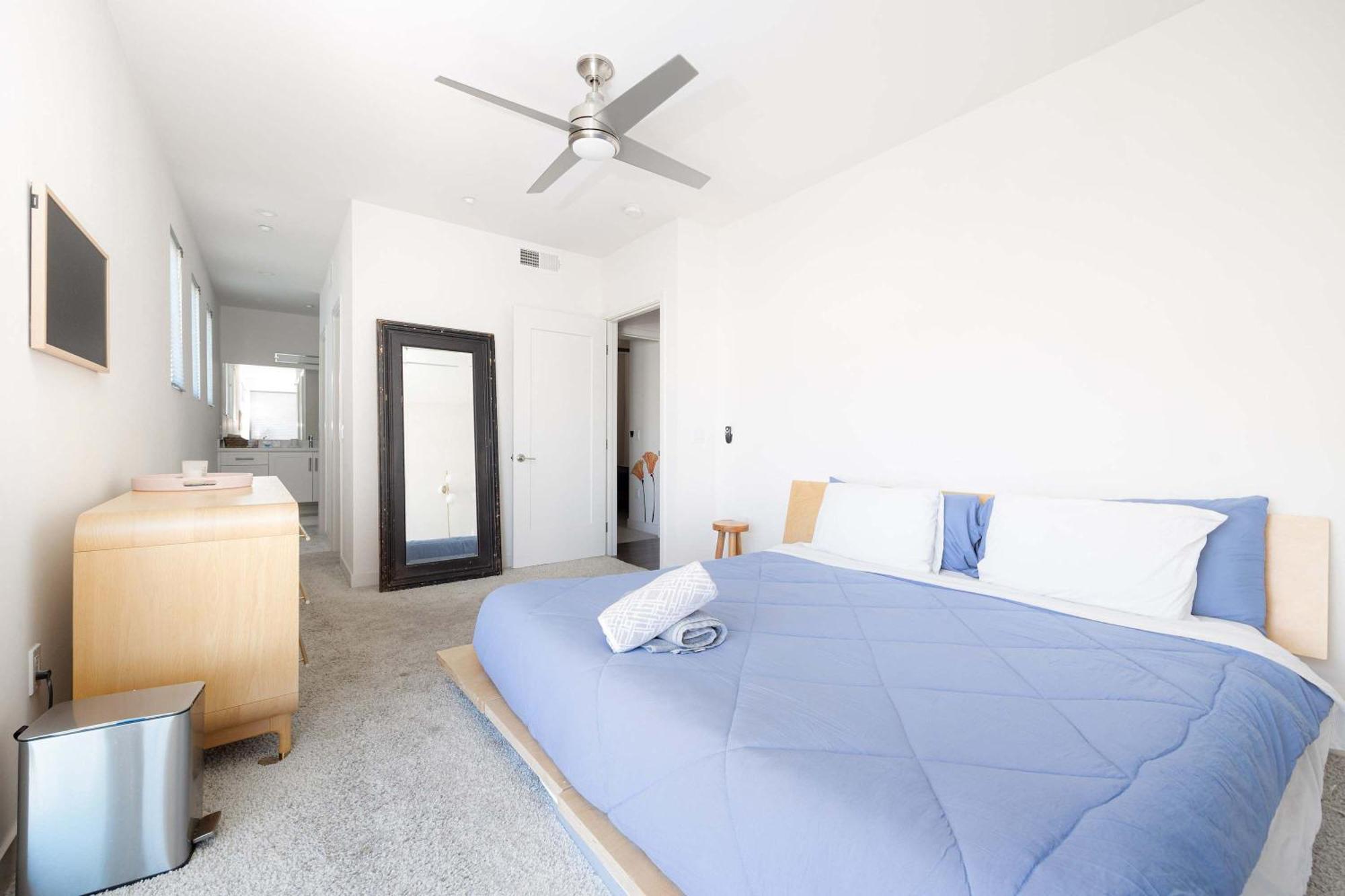 Walk To Balboa Park And Little Italy Lux Townhome Holiday home